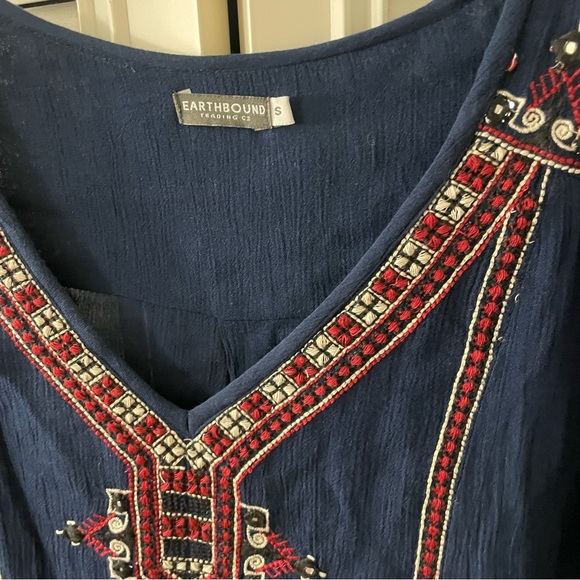 EARTHBOUND Navy Women’s Embroidered V-Neck 3/4 Sleeve Relaxed Blouse Small EUC - Picture 6 of 9